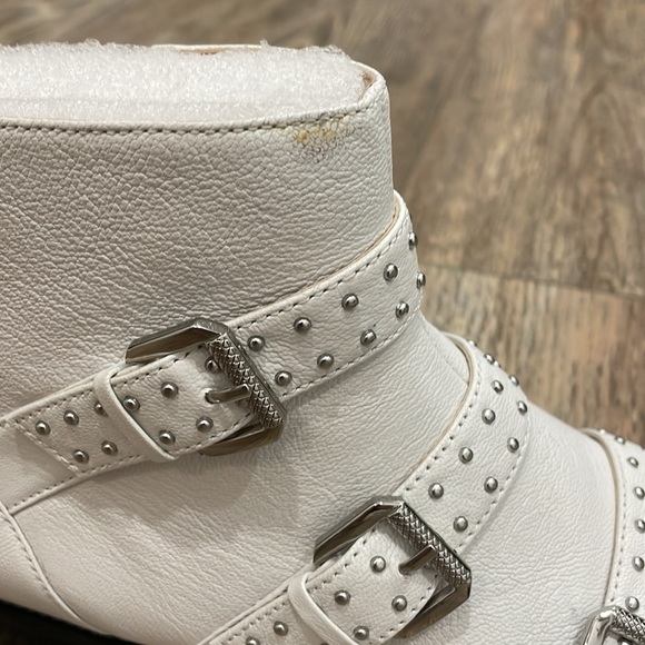 Nine West stud booties - Picture 6 of 6